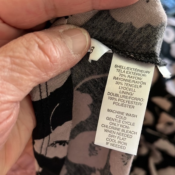 Loft black and gray patterned sleeveless dress. Size Small - Picture 9 of 9